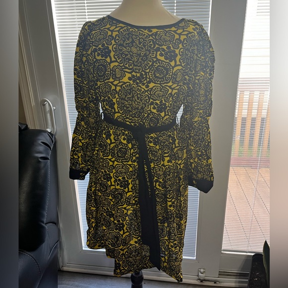 D.E.P.T Dress - Black and Yellow - Size L - Picture 2 of 6